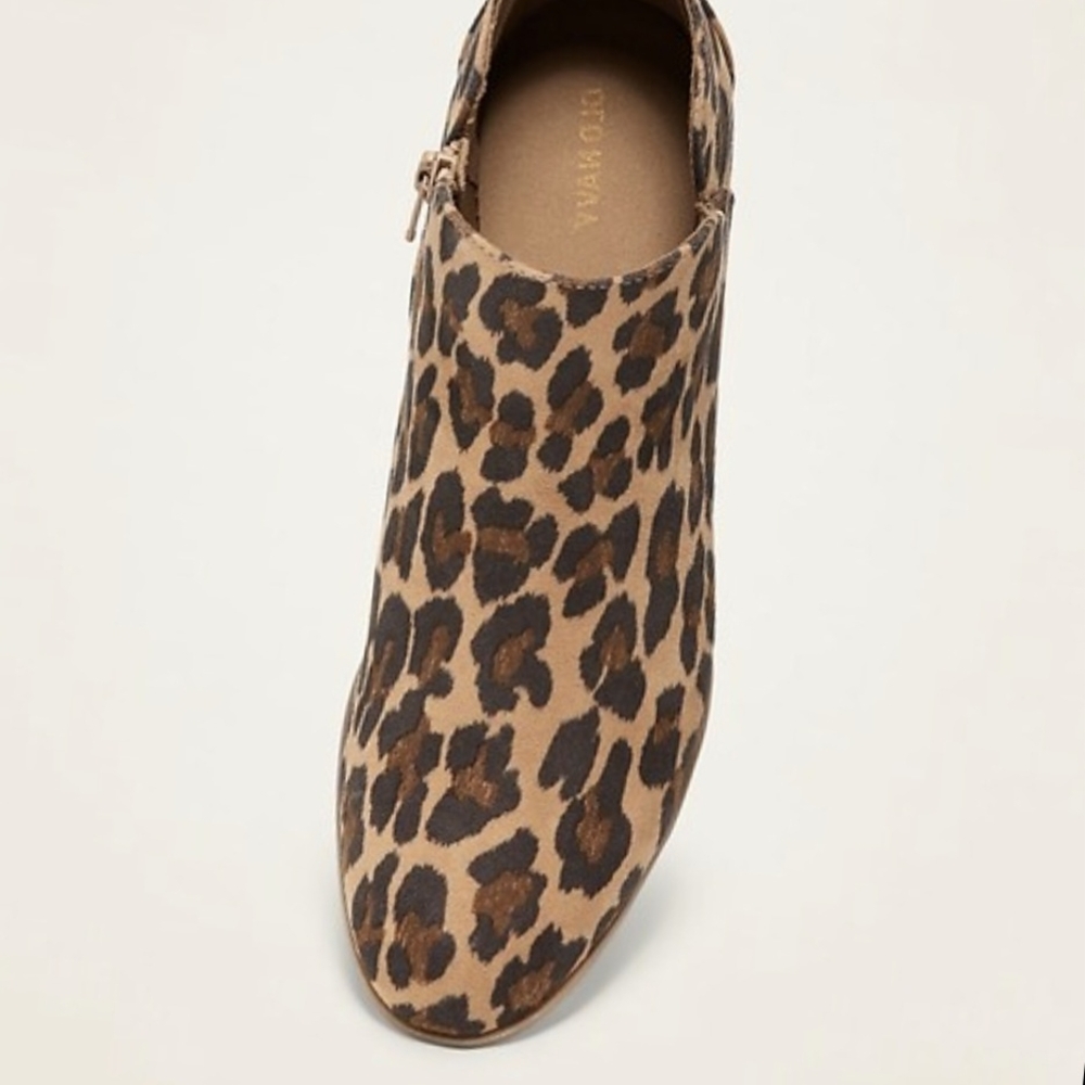 Faux suede booty's | old navy | size 9 | New No Box